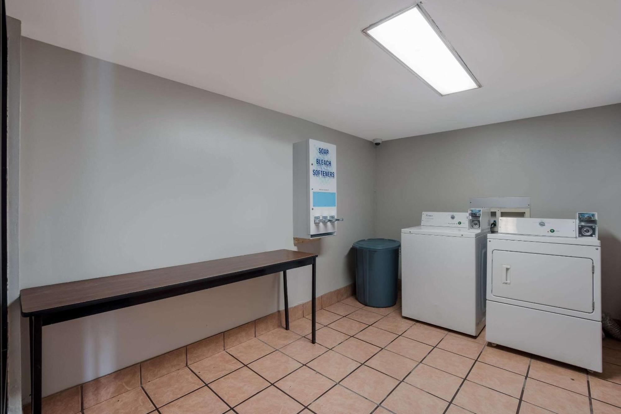 Quality Inn Fort Jackson Columbia Buitenkant foto