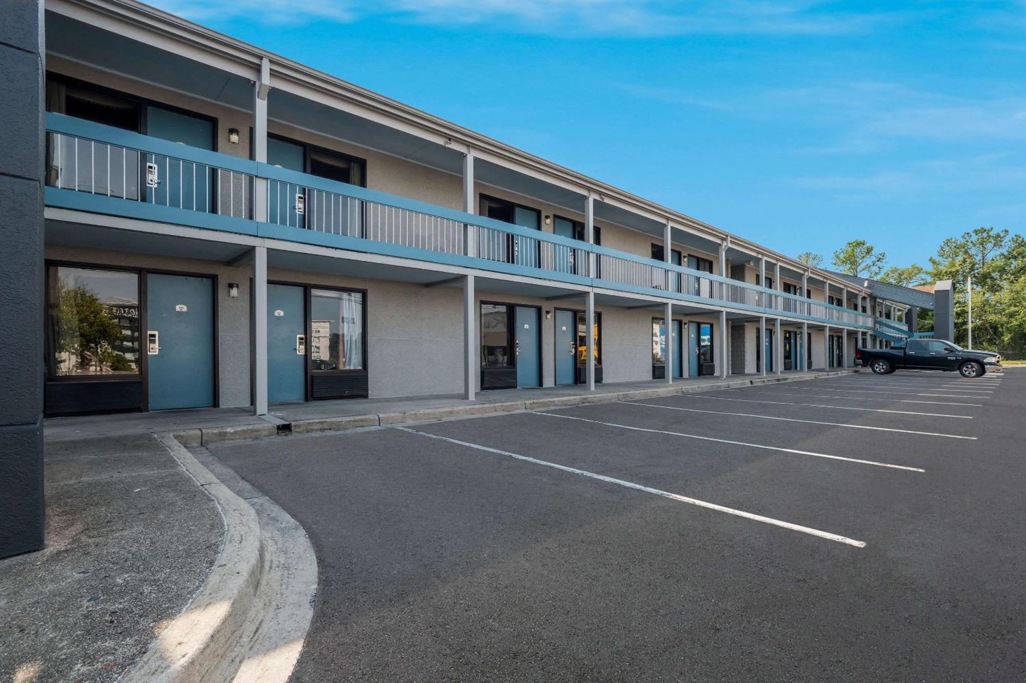 Quality Inn Fort Jackson Columbia Buitenkant foto