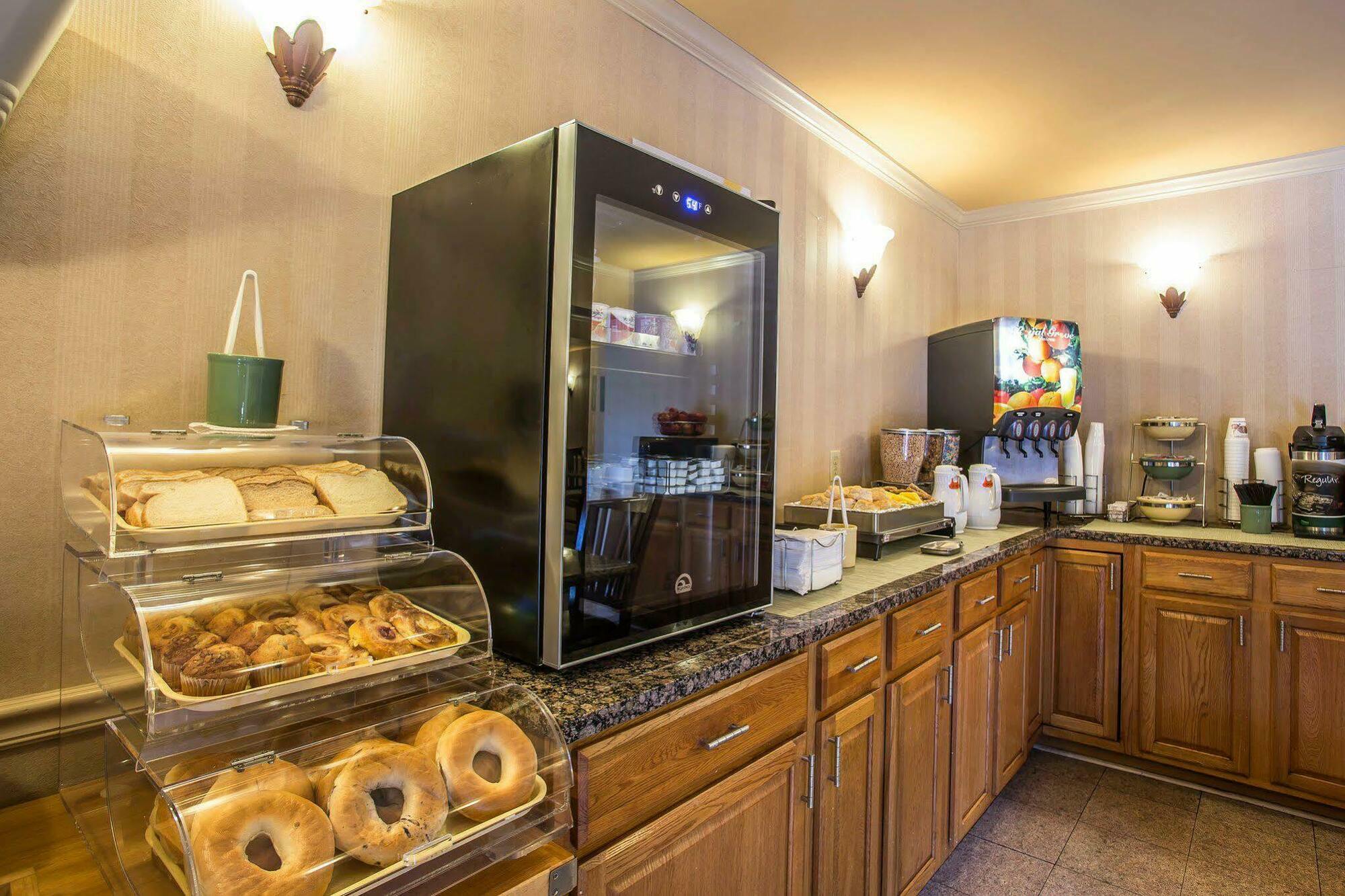 Quality Inn Fort Jackson Columbia Buitenkant foto